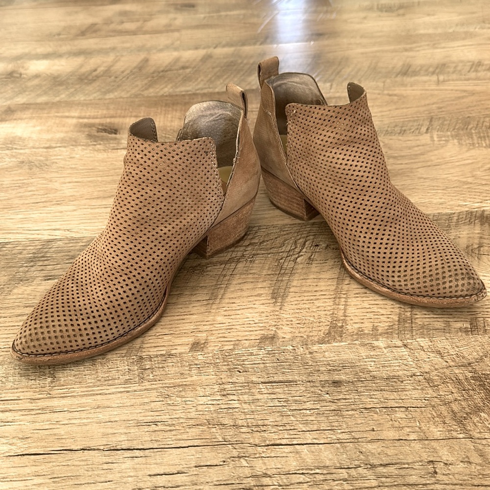 Women’s Dolce Vita perforated ankle boots size 7
